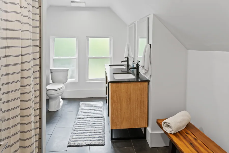Airbnb short-term rental listing photo 27 by 513Shutter Cincinnati