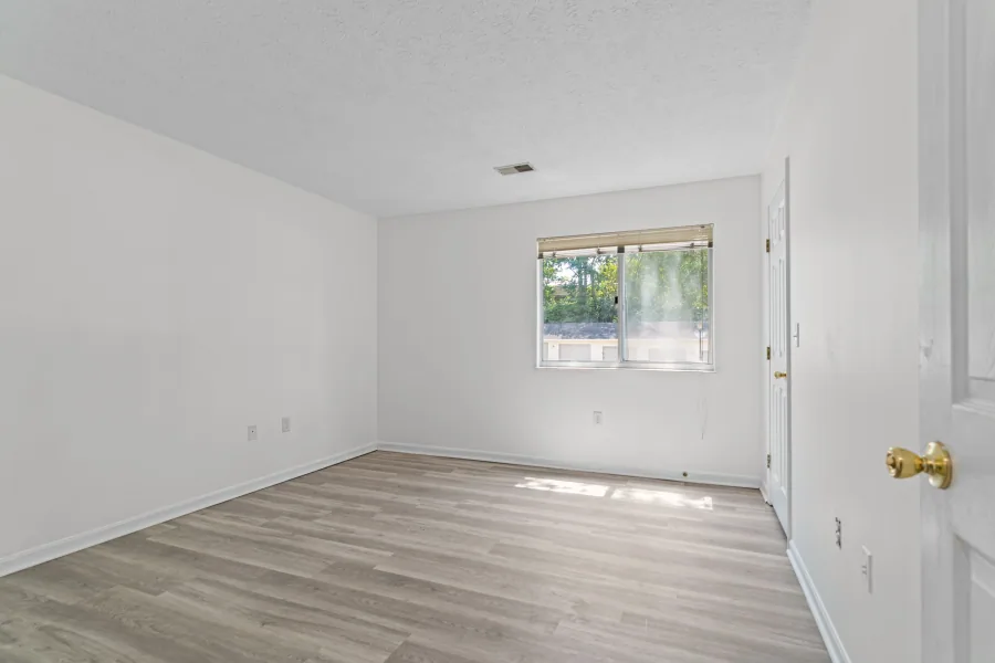 Winton Wood condo listing photo 3 by 513Shutter Cincinnati