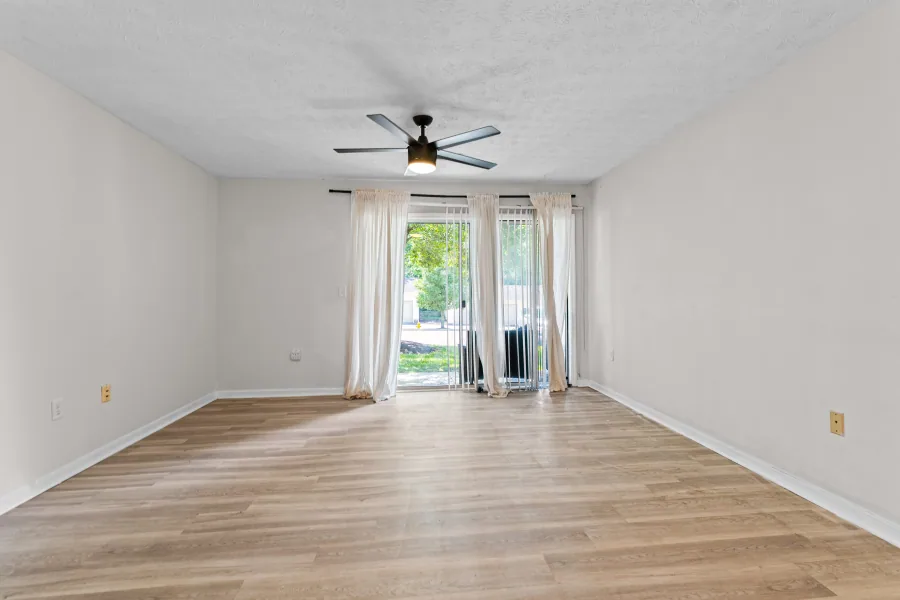 Winton Wood condo listing photo 11 by 513Shutter Cincinnati